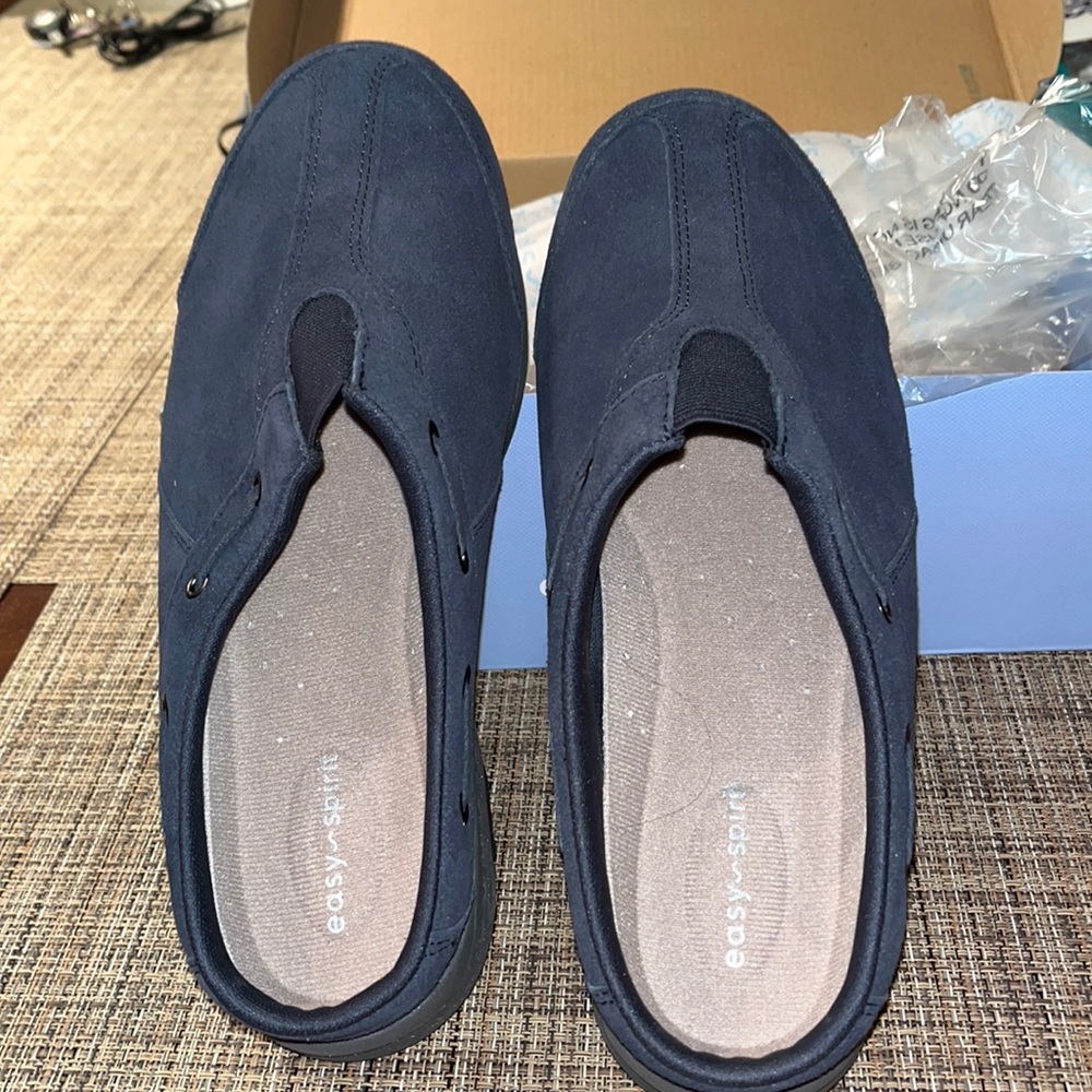 Easy Spirit Travel Knot shoe